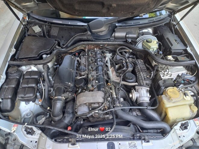 Mercedes E 270 2001, 421,000 km - 2.7 l - Gəncə