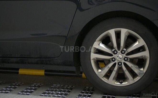 Kia Carnival-9