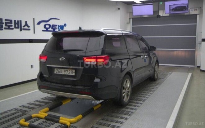 Kia Carnival-3
