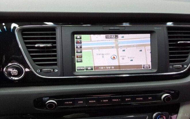 Kia Carnival-12