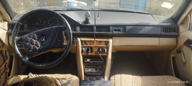 Mercedes E 200 d 1989, 350,530 km - 2.0 l - Bakı