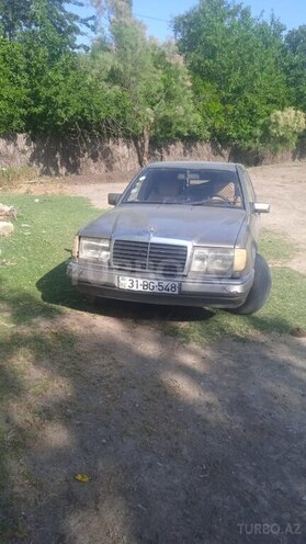 Mercedes E 200 d 1989, 350,530 km - 2.0 l - Bakı