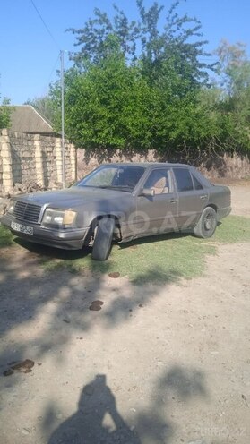Mercedes E 200 d 1989, 350,530 km - 2.0 l - Bakı