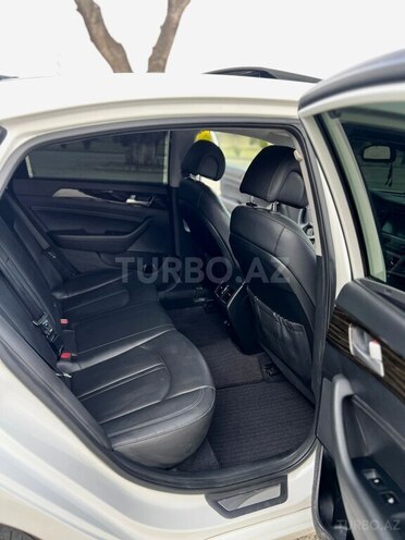 Hyundai Sonata-10