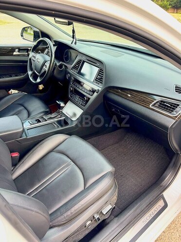 Hyundai Sonata-9