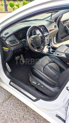 Hyundai Sonata-15