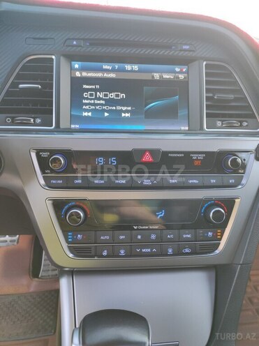 Hyundai Sonata-17