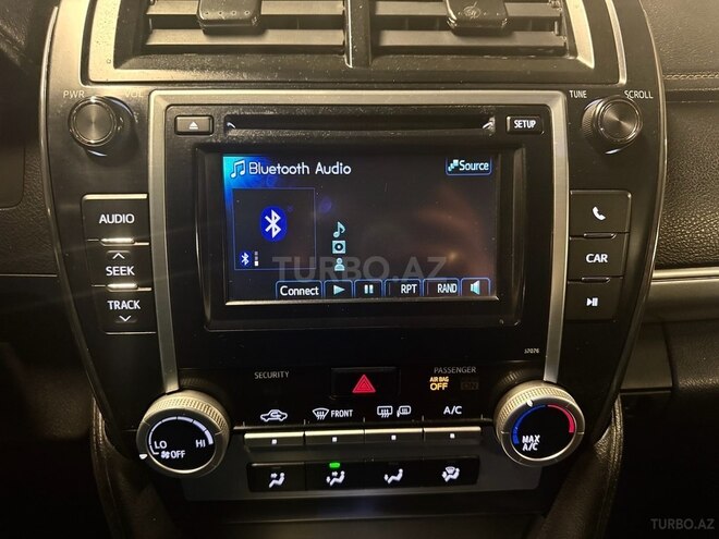 Toyota Camry-15