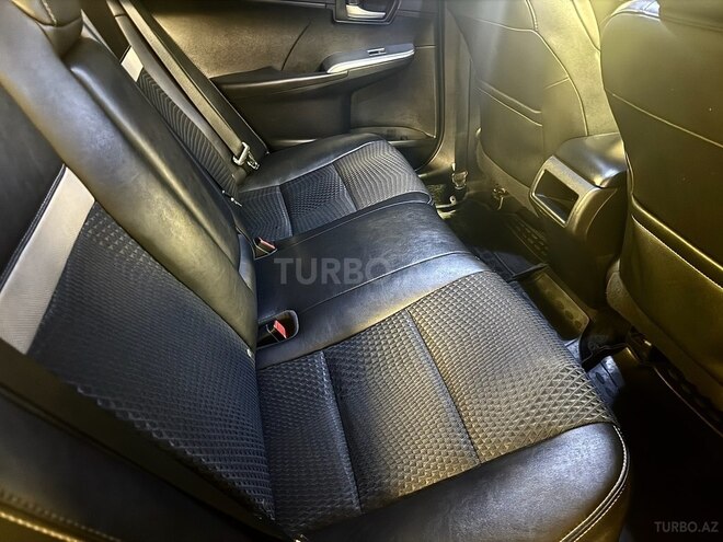 Toyota Camry-20