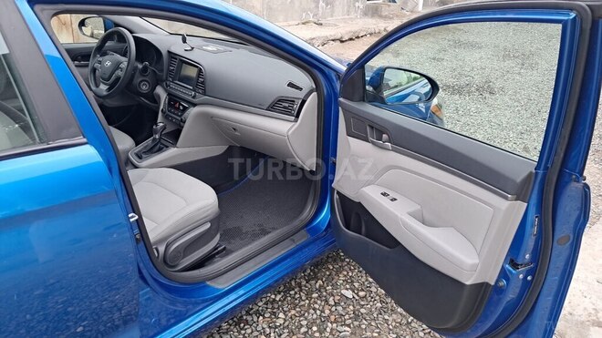 Hyundai Elantra 2017, 179,000 km - 2.0 l - Bakı