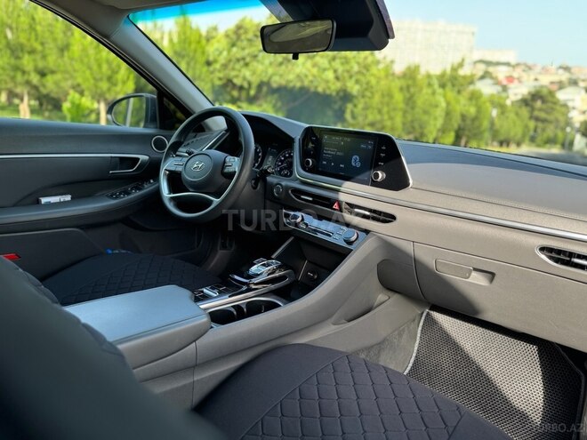 Hyundai Sonata-21