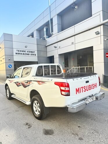 Mitsubishi L200 2016, 189,000 km - 2.5 l - Bakı