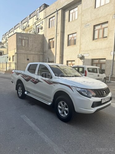 Mitsubishi L200 2016, 189,000 km - 2.5 l - Bakı