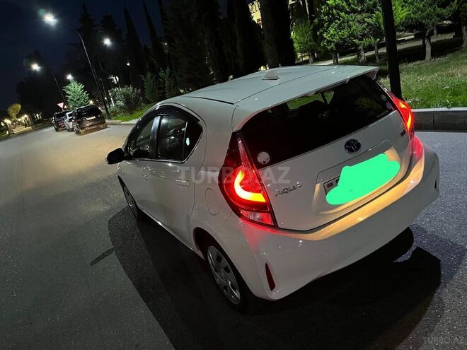 Toyota Aqua 2017, 130,000 km - 1.5 l - Bakı