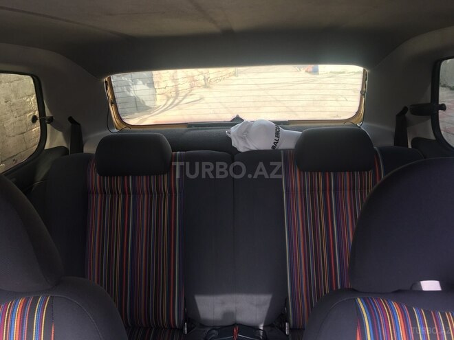 Volkswagen Polo 2005, 255,000 km - 1.2 l - Bakı
