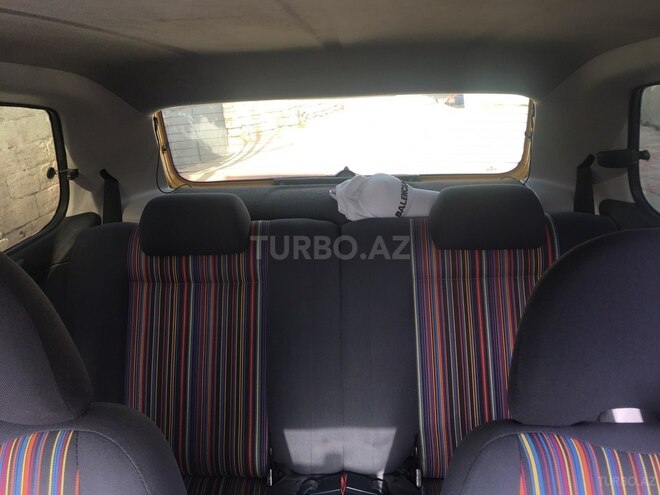 Volkswagen Polo 2005, 255,000 km - 1.2 l - Bakı