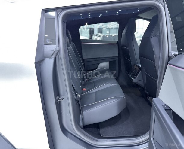 Tesla Cybertruck-13