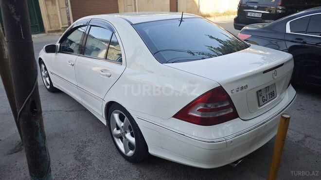 Mercedes C 230 2006, 250,000 km - 2.5 l - Bakı