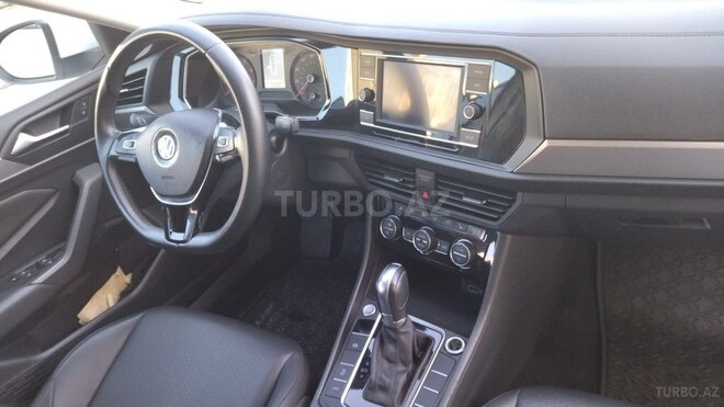 Volkswagen Jetta-5