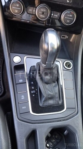 Volkswagen Jetta-8