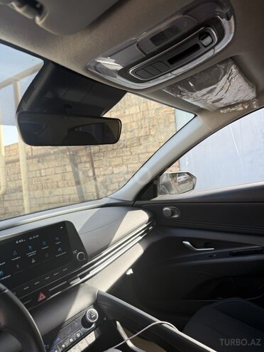 Hyundai Elantra-5