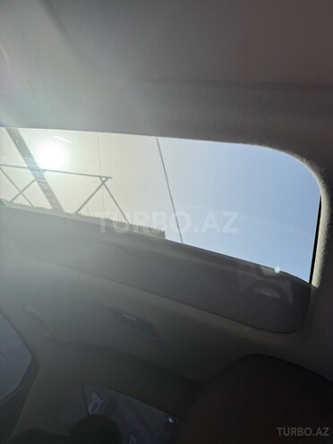 Hyundai Elantra-8
