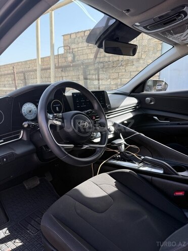 Hyundai Elantra-6