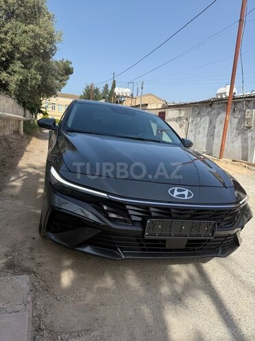 Hyundai Elantra-1