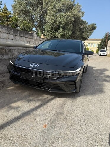 Hyundai Elantra-2