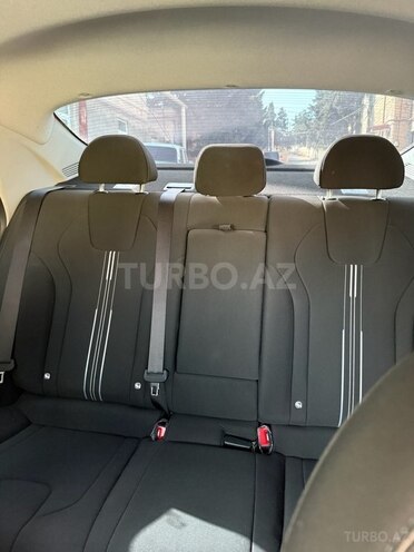Hyundai Elantra-7