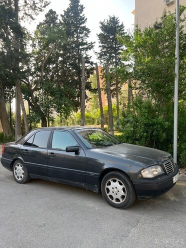 Mercedes C 180 2015, 455,000 km - 1.8 л - Bakı