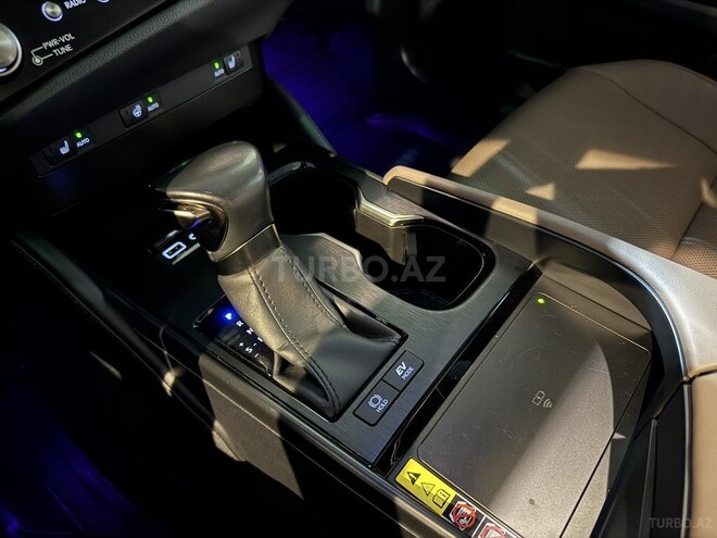 Lexus ES 300h 2022, 80,000 km - 2.5 l - Bakı