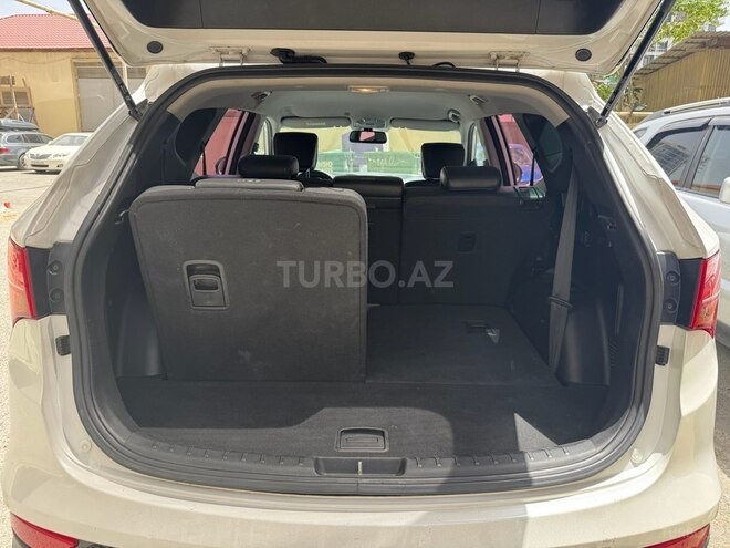 Hyundai Santa Fe-12