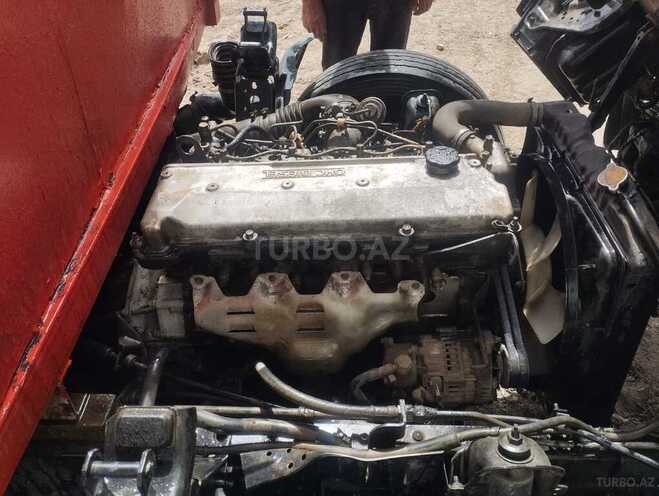 Isuzu NPR 66 P 2005, 178,427 km - 4.3 l - Qobustan