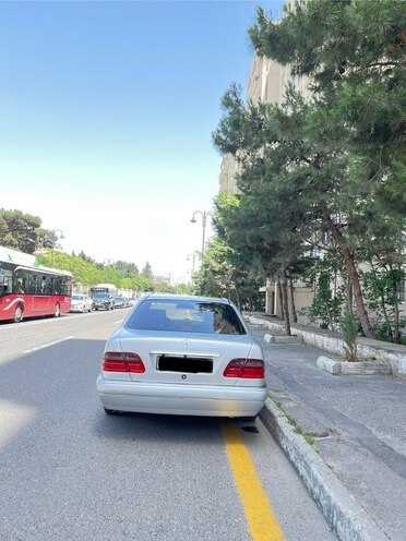 Mercedes E 240 1998, 302,108 km - 2.4 l - Bakı