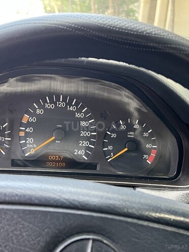 Mercedes E 240 1998, 302,108 km - 2.4 l - Bakı