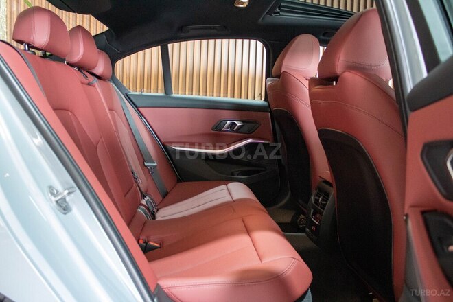 BMW 330-17
