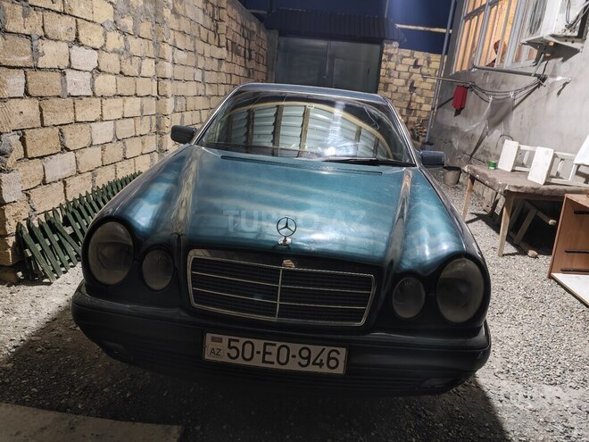 Mercedes E 200 1996, 300,000 km - 2.0 l - Sumqayıt