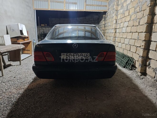 Mercedes E 200 1996, 300,000 km - 2.0 l - Sumqayıt