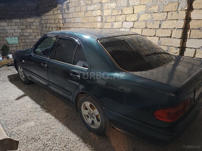 Mercedes E 200 1996, 300,000 km - 2.0 l - Sumqayıt