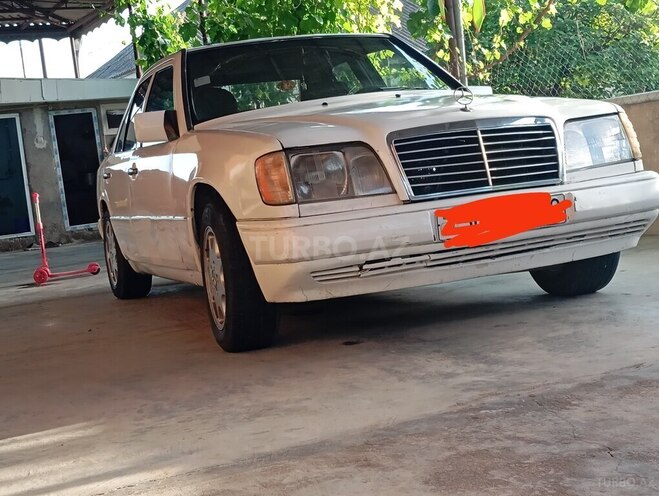 Mercedes E 200 d 1988, 258,000 km - 2.0 l - Hacıqabul