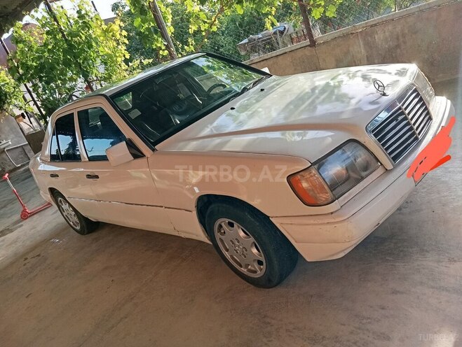 Mercedes E 200 d 1988, 258,000 km - 2.0 l - Hacıqabul