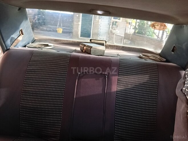 Mercedes E 200 d 1988, 258,000 km - 2.0 l - Hacıqabul
