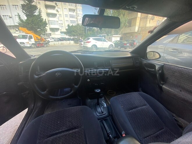 Opel Vectra 1996, 300,000 km - 1.6 l - Bakı