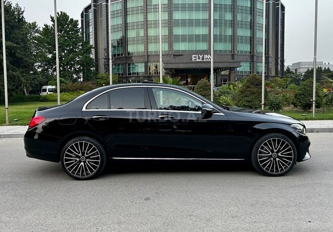 Mercedes C 200 d 2018, 97,000 km - 2.0 l - Bakı