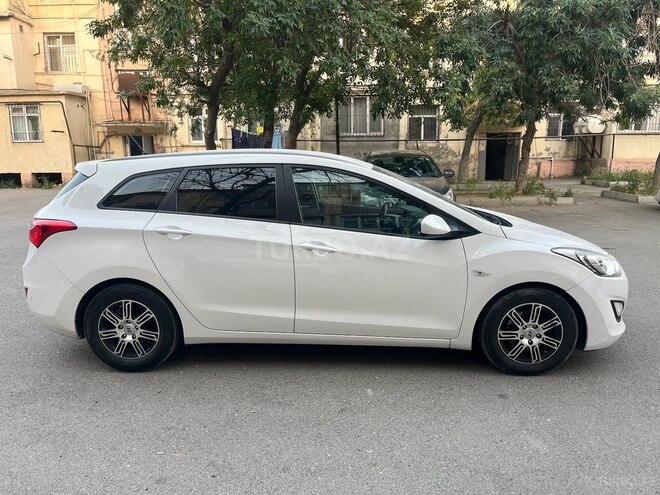 Hyundai i30 2014, 330,000 km - 1.6 l - Bakı