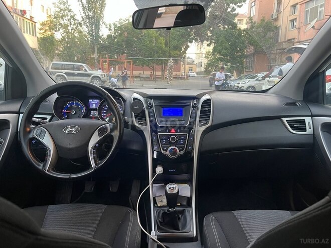 Hyundai i30 2014, 330,000 km - 1.6 l - Bakı