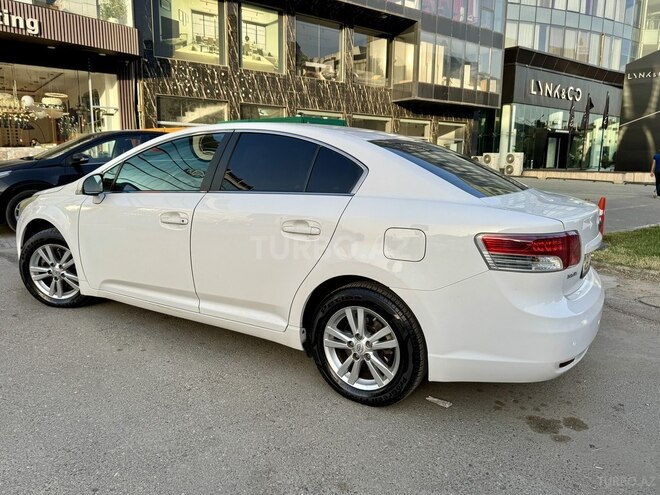 Toyota Avensis 2010, 208,000 km - 2.0 л - Bakı