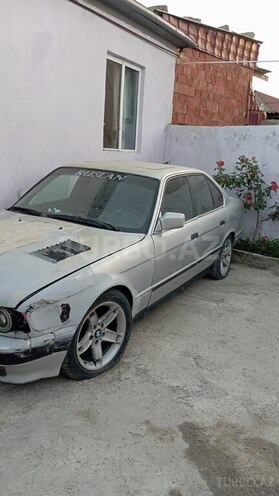 BMW 525 1991, 300,000 km - 2.5 l - Sumqayıt