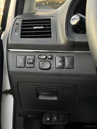 Toyota Avensis 2010, 208,000 km - 2.0 л - Bakı